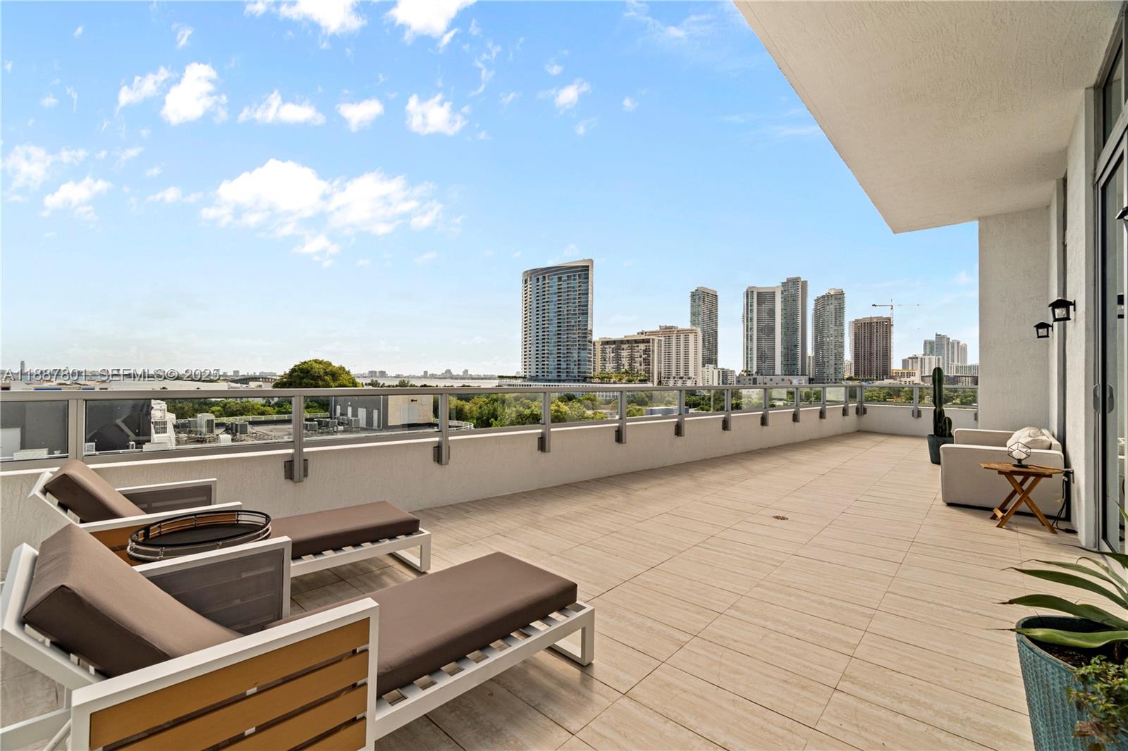 A11887801 Property Photo 1