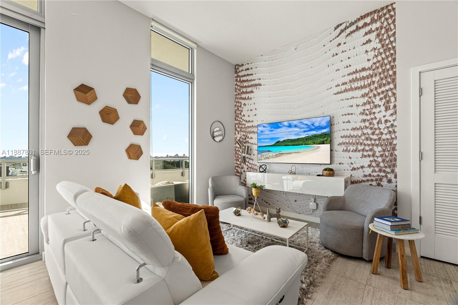 A11887801 Property Photo 12