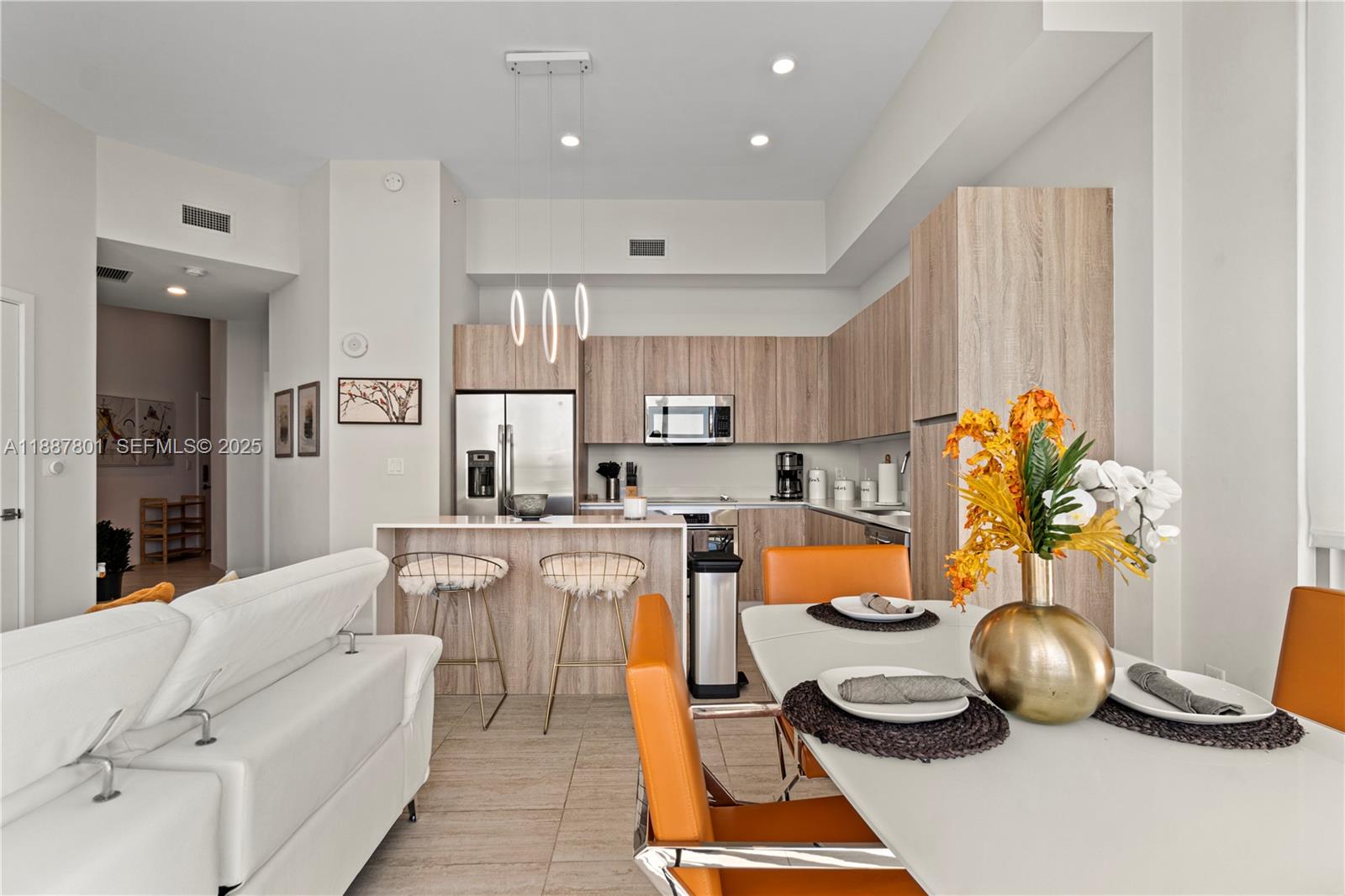 A11887801 Property Photo 15