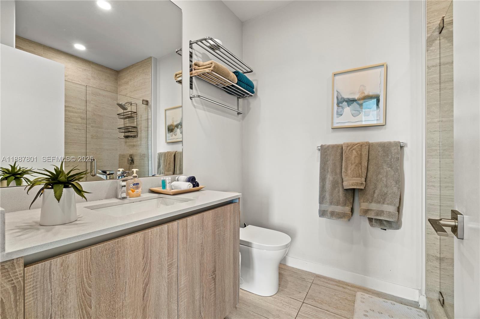 A11887801 Property Photo 25