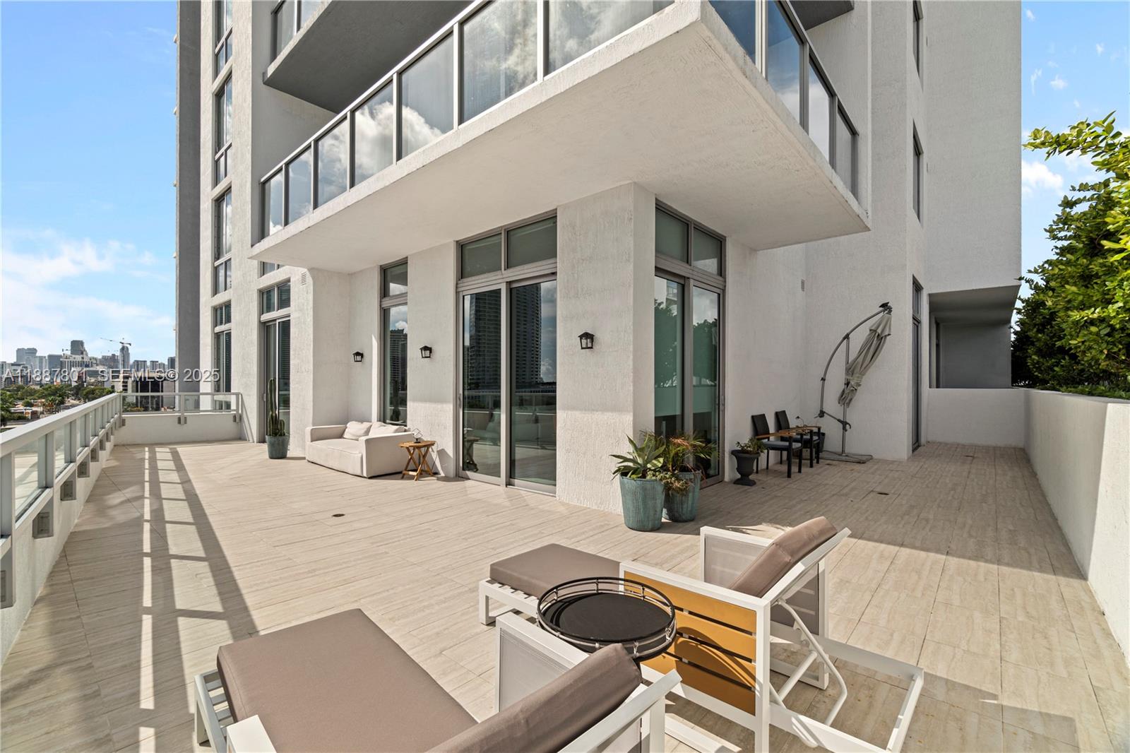 A11887801 Property Photo 28