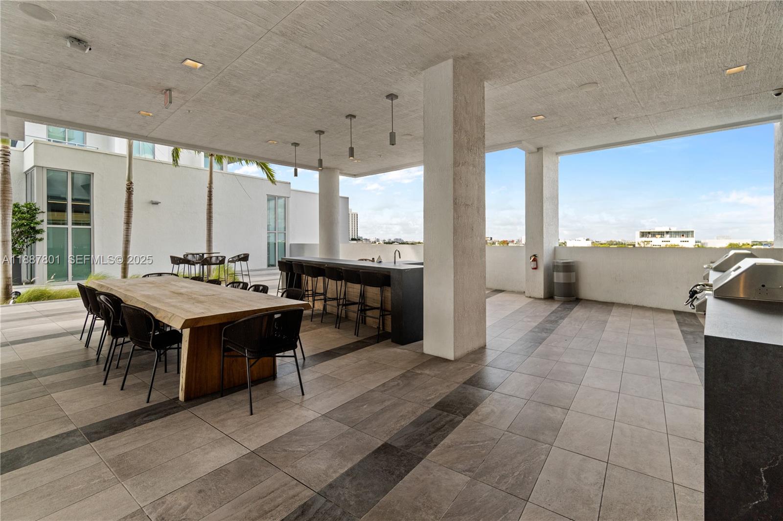 A11887801 Property Photo 32