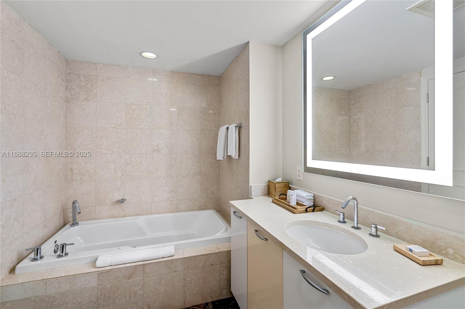505 N Fort Lauderdale Beach Boulevard 1215 Property Photo 14