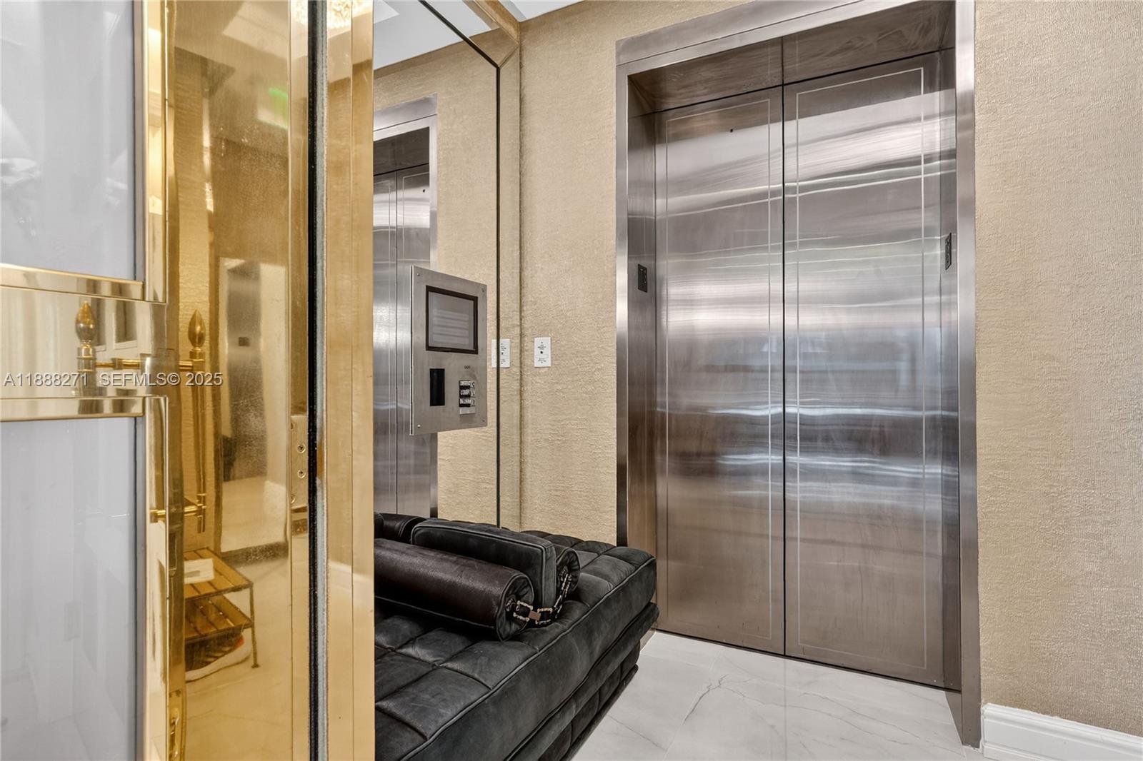 A11888271 Property Photo 3