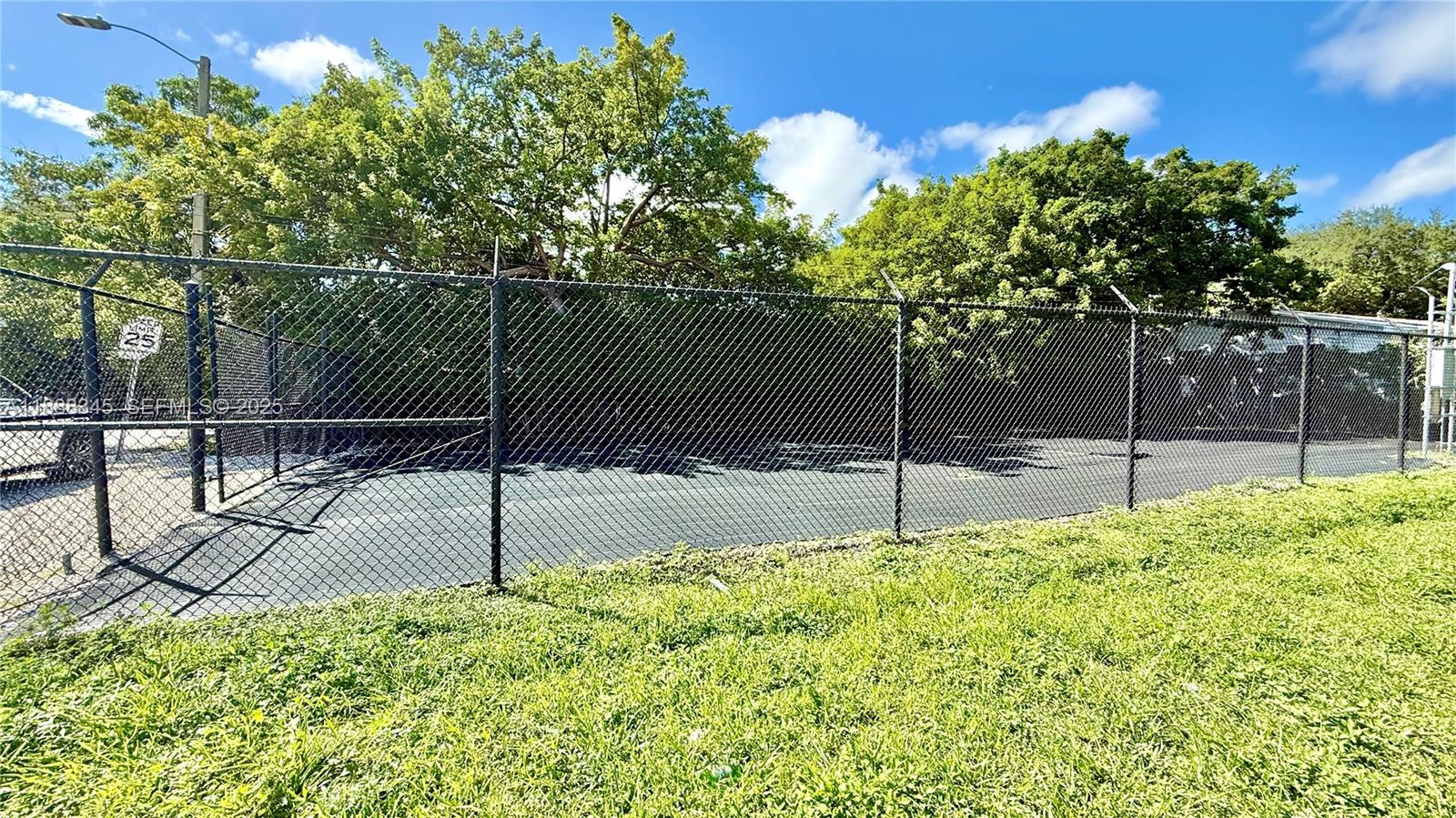 6050 N Miami Avenue Property Photo 1