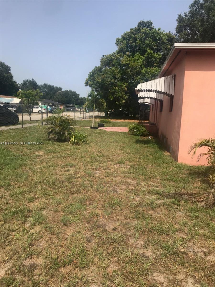 A11888593 Property Photo 3