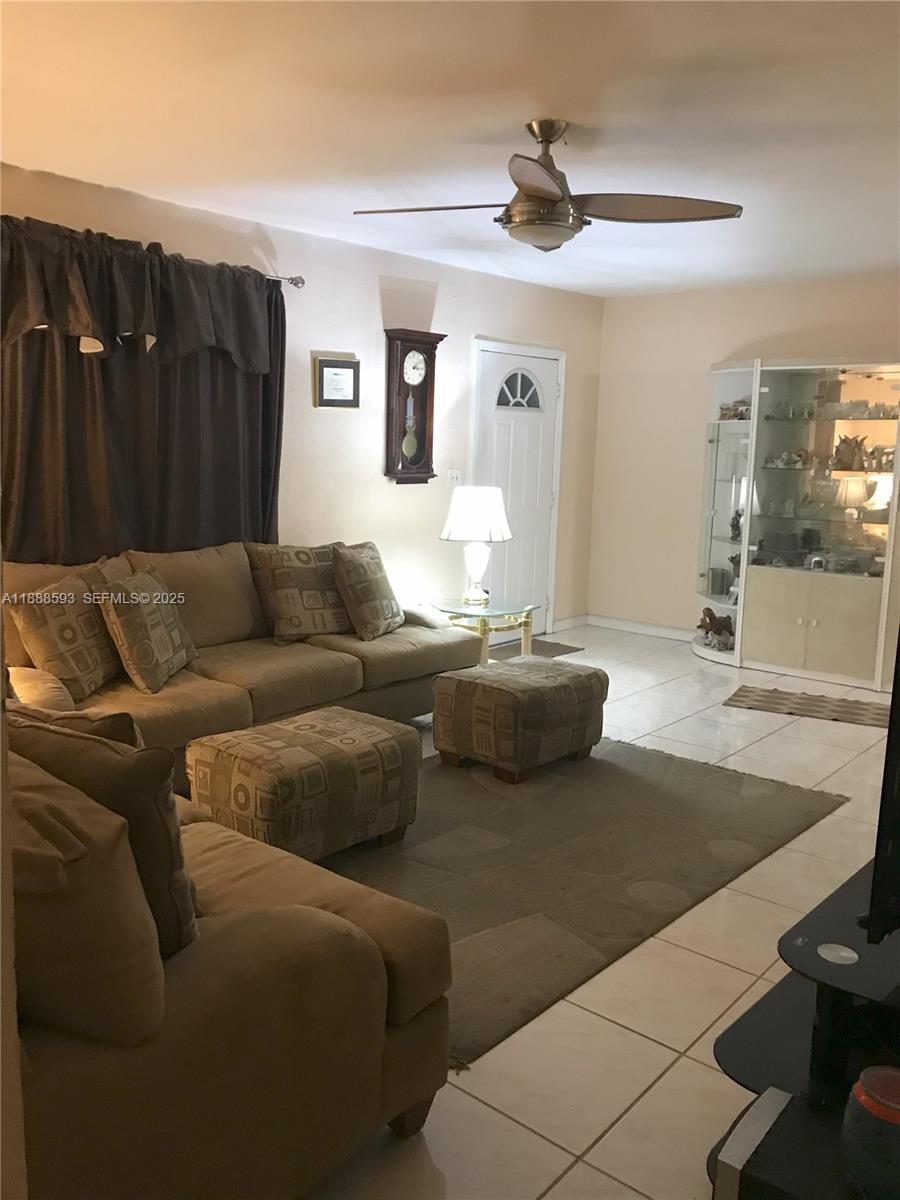 A11888593 Property Photo 9