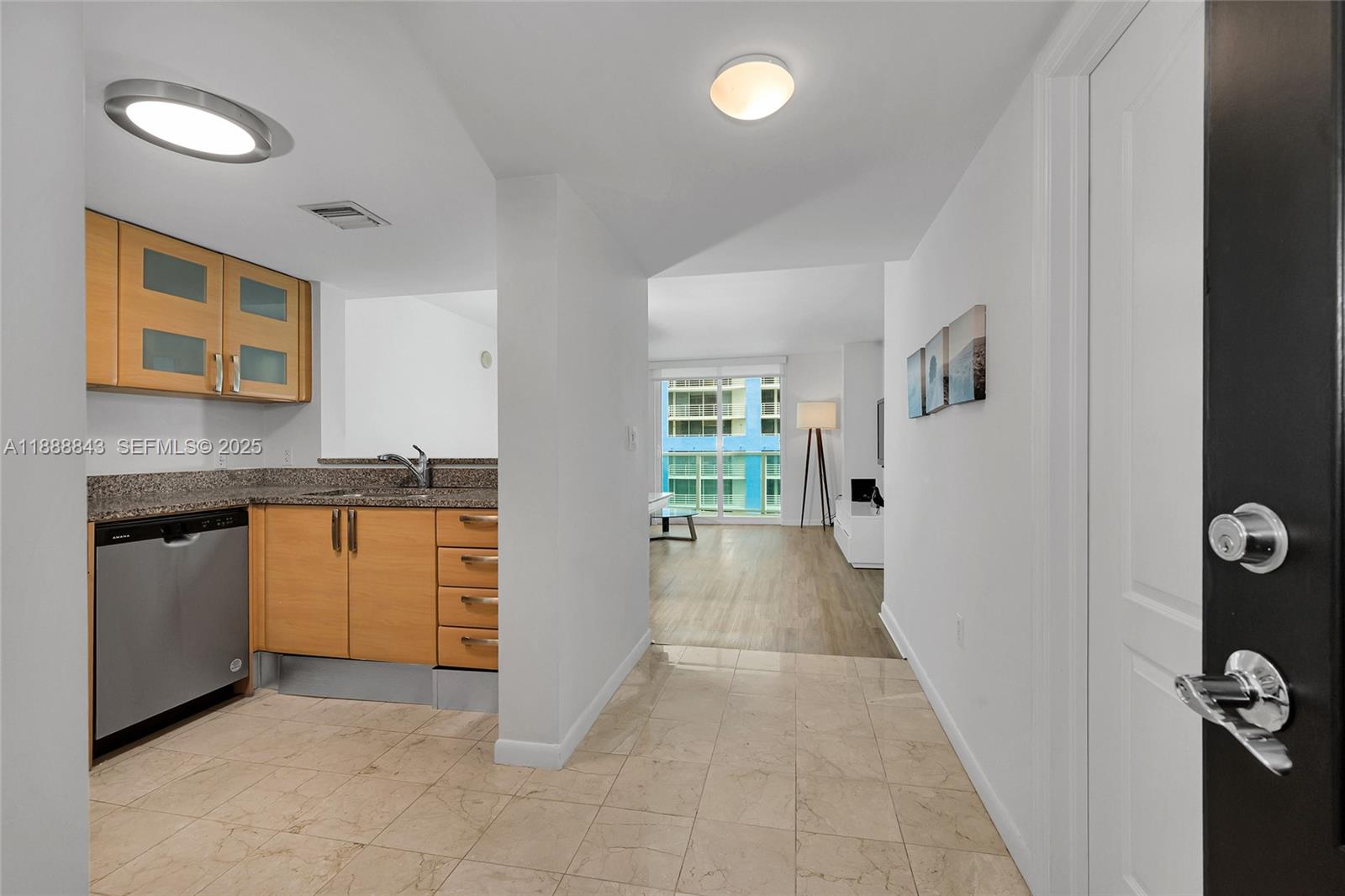 2101 Brickell Avenue 905 Property Photo 2
