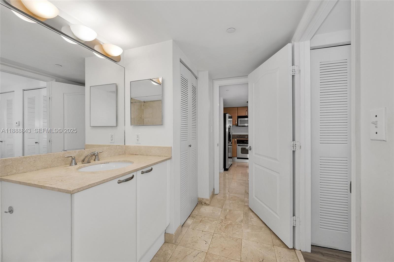 2101 Brickell Avenue 905 Property Photo 15