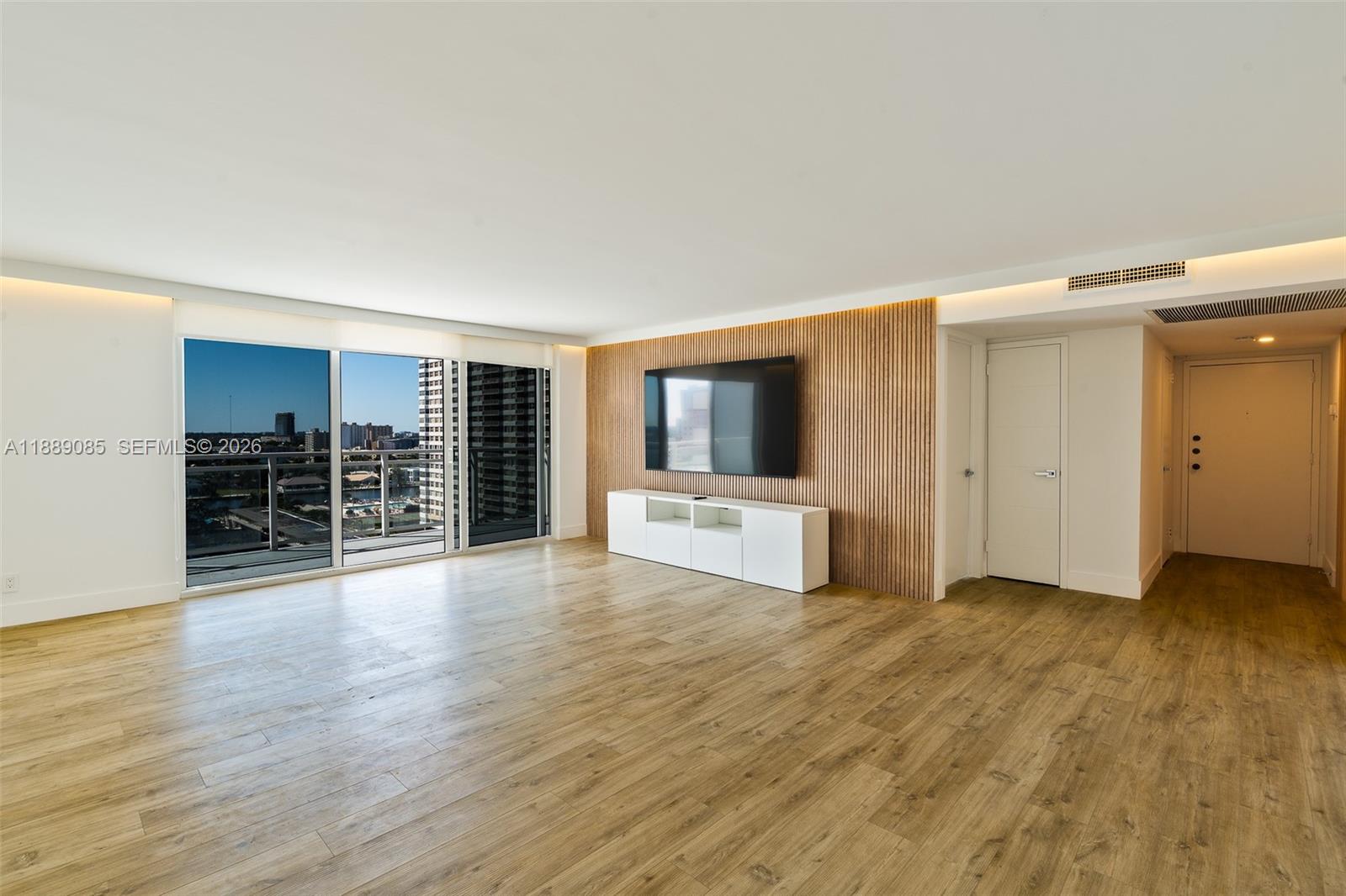 2030 S Ocean Drive 1127 Property Photo 4