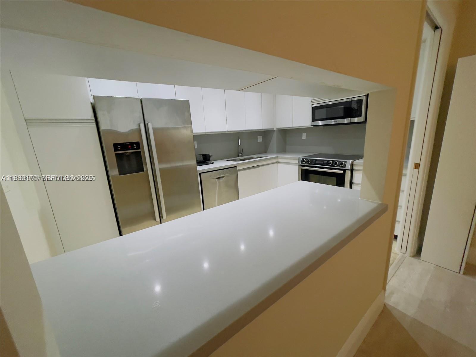 2000 Towerside 309 Property Photo 5