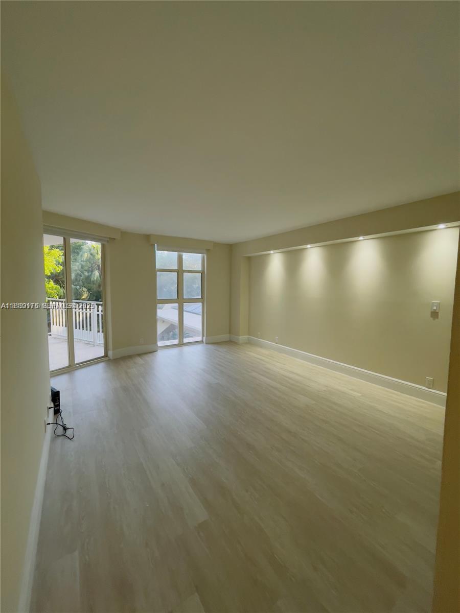 2000 Towerside 309 Property Photo 6