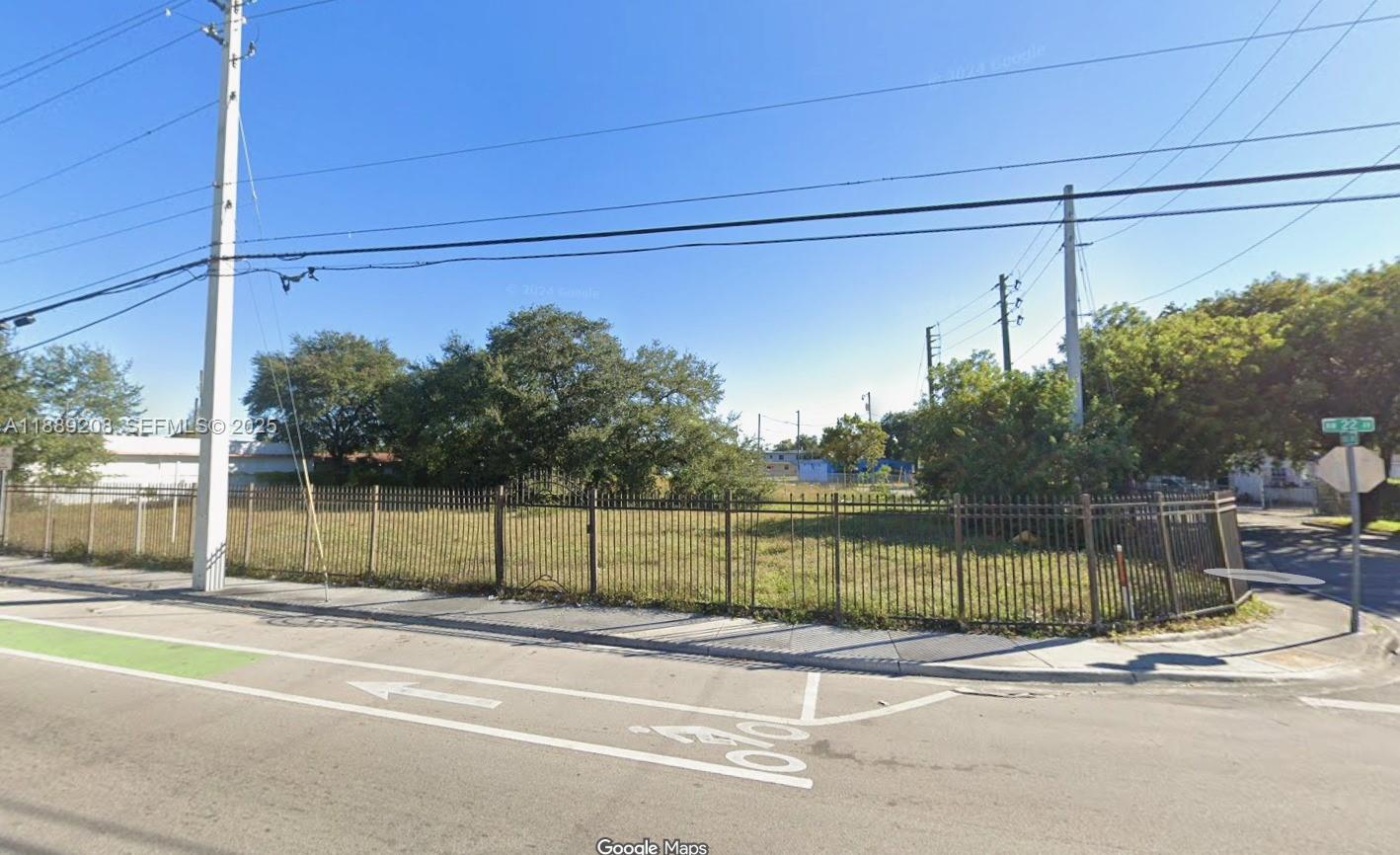 15015 Nw 22nd Avenue Property Photo 1