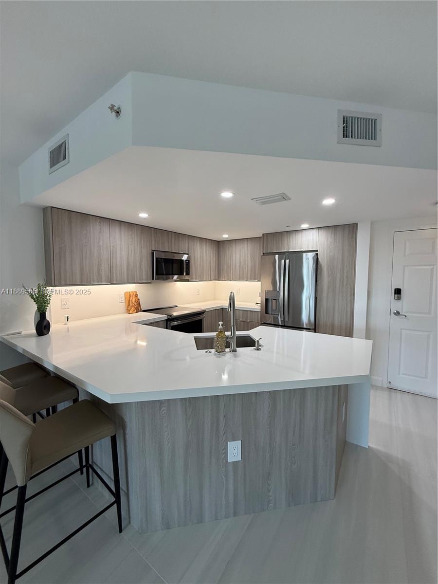 201 Golden Isles Drive 302 Property Photo 5