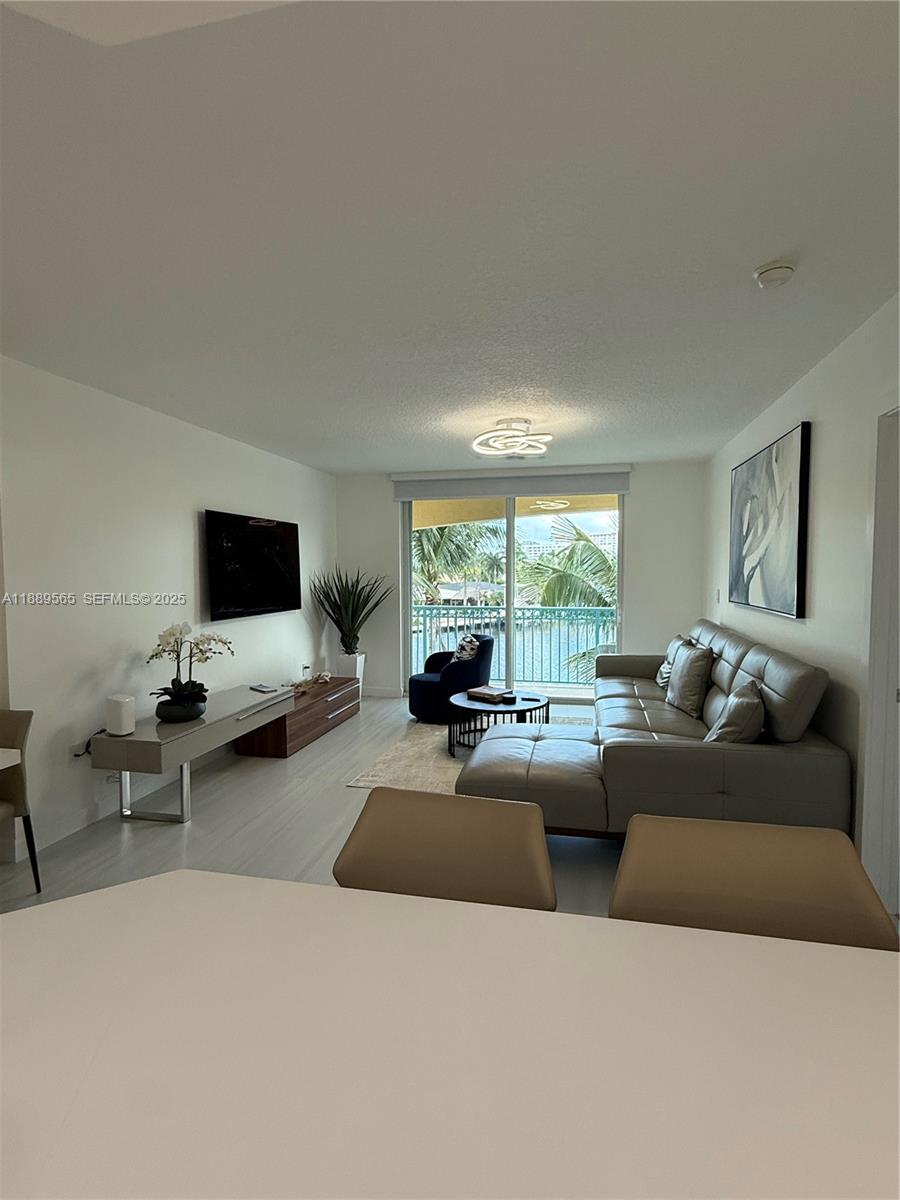 201 Golden Isles Drive 302 Property Photo 6