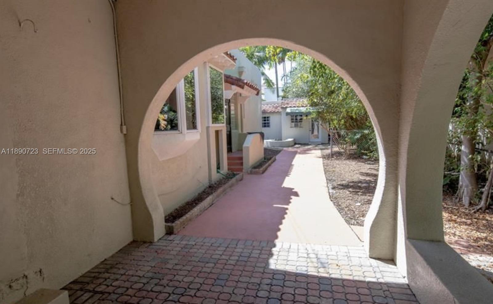 3050 Alton Road Property Photo 6