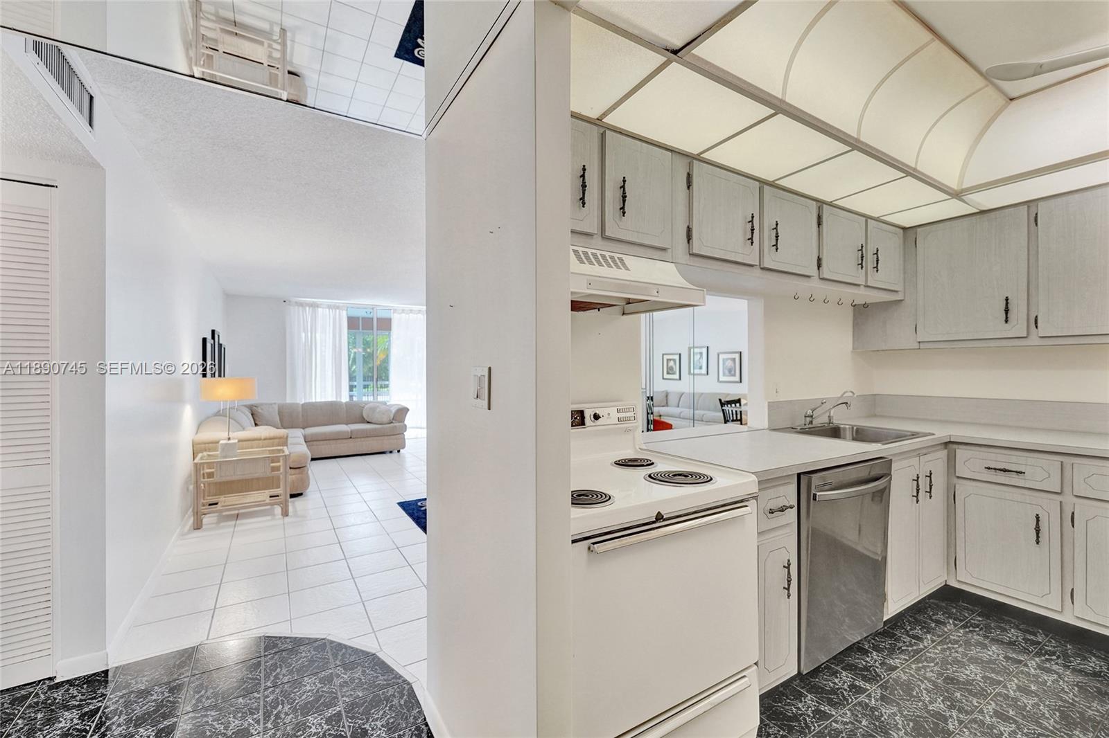 501 E Dania Beach Boulevard 5-1g Property Photo 19