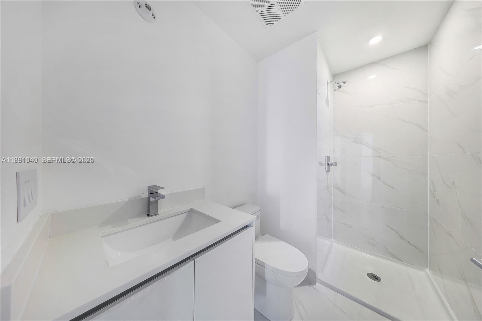 700 Ne 24 Street 3402 Property Photo 5
