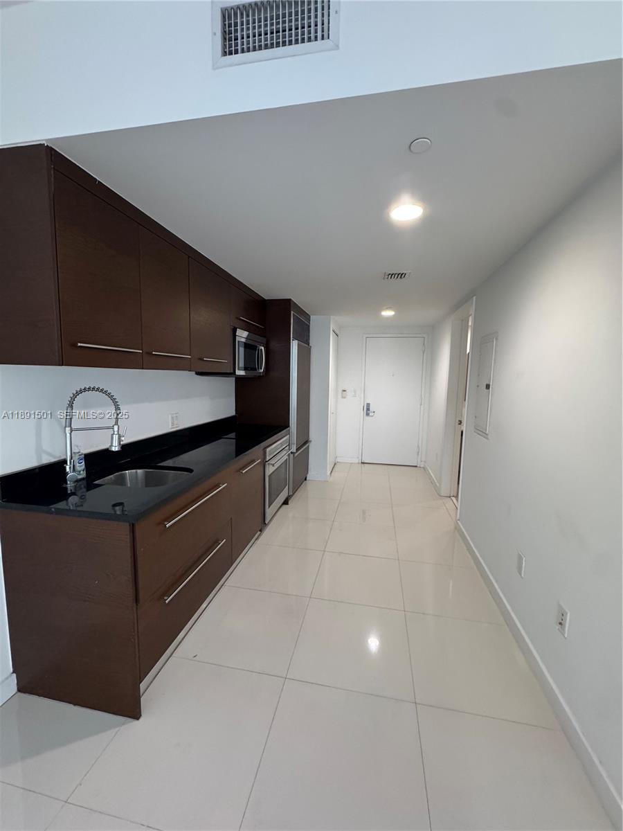 495 Brickell Avenue 3706 Property Photo 32