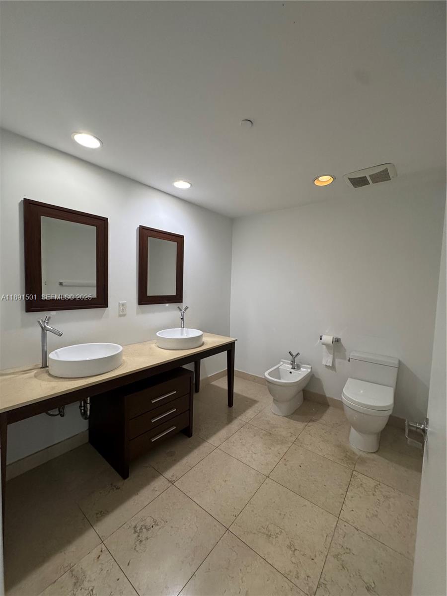 495 Brickell Avenue 3706 Property Photo 38