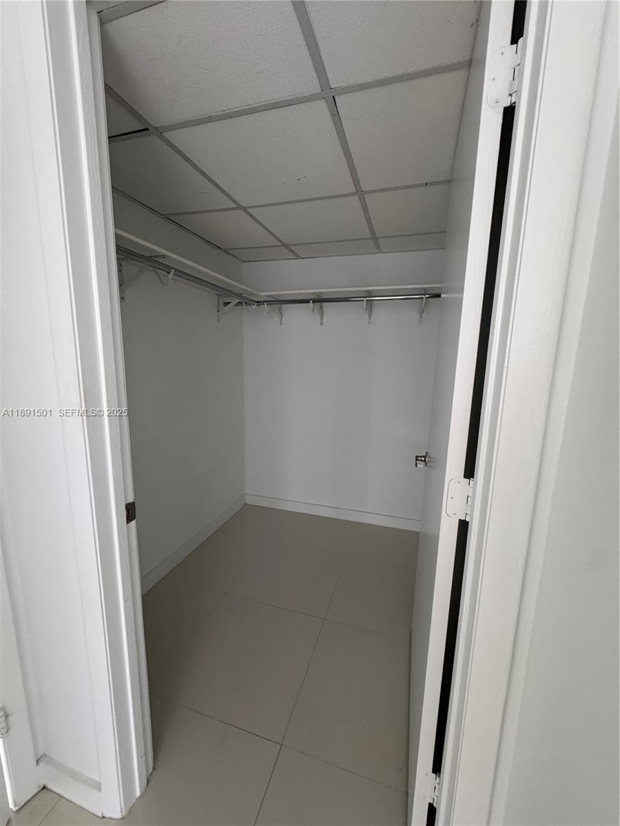 495 Brickell Avenue 3706 Property Photo 40