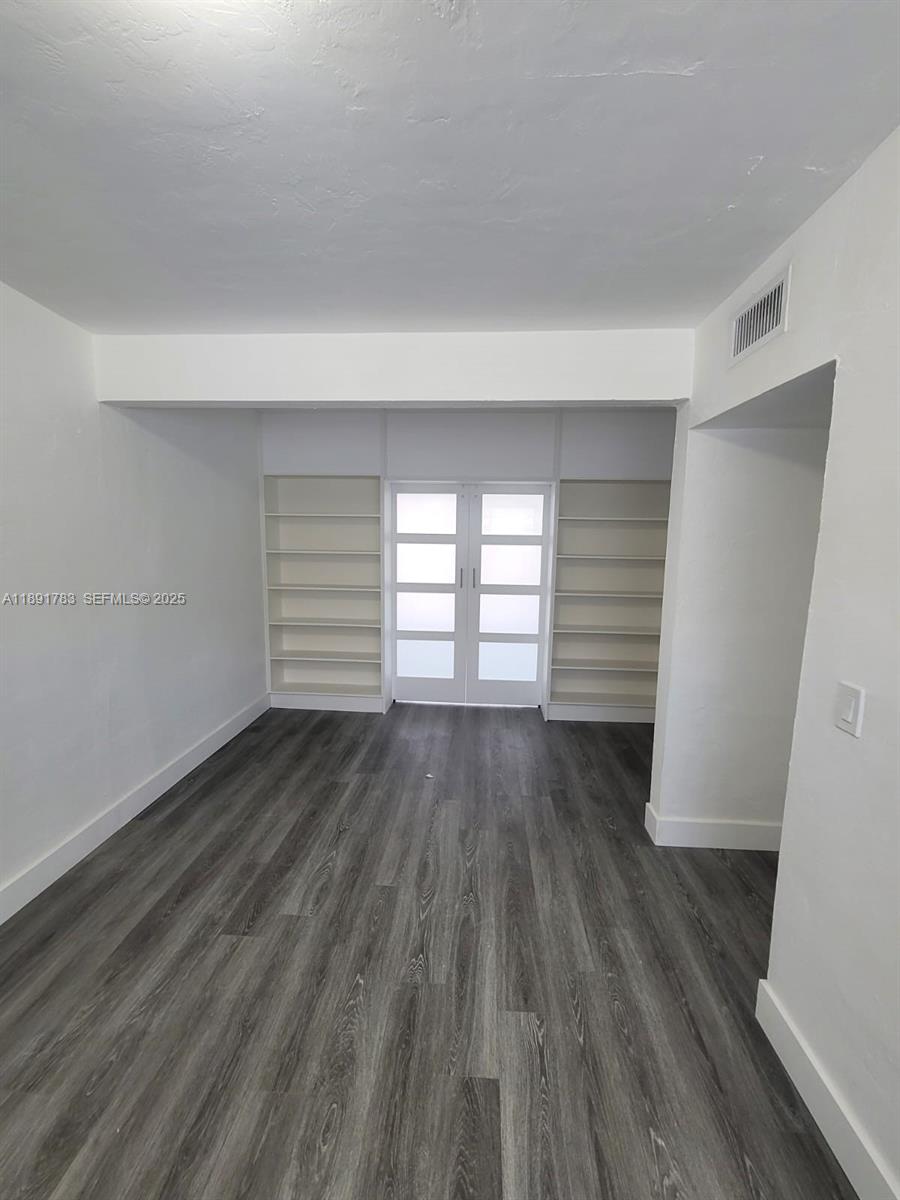 7435 Byron Avenue Property Photo 9