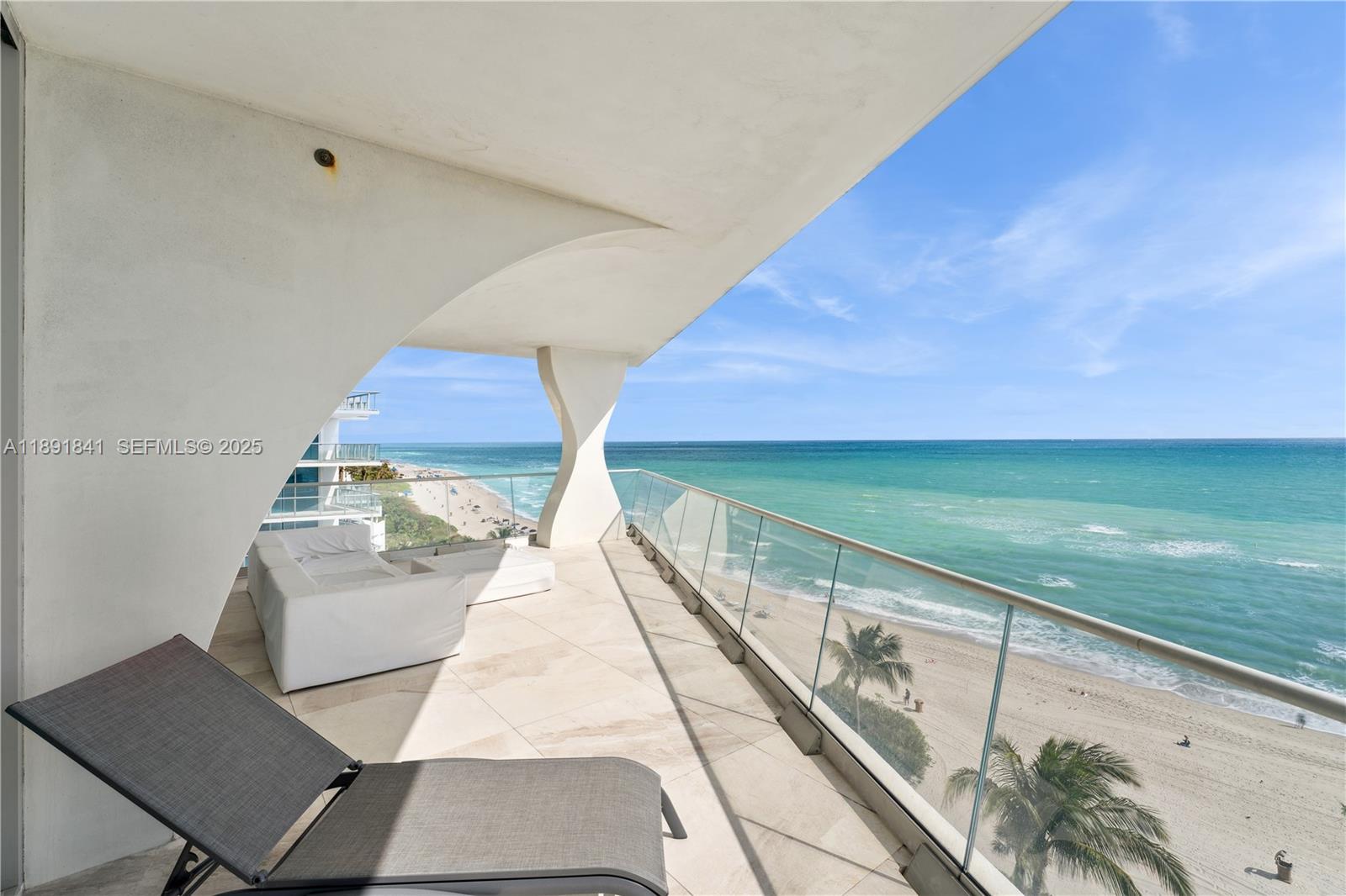 16901 Collins Avenue 805 Property Photo 17