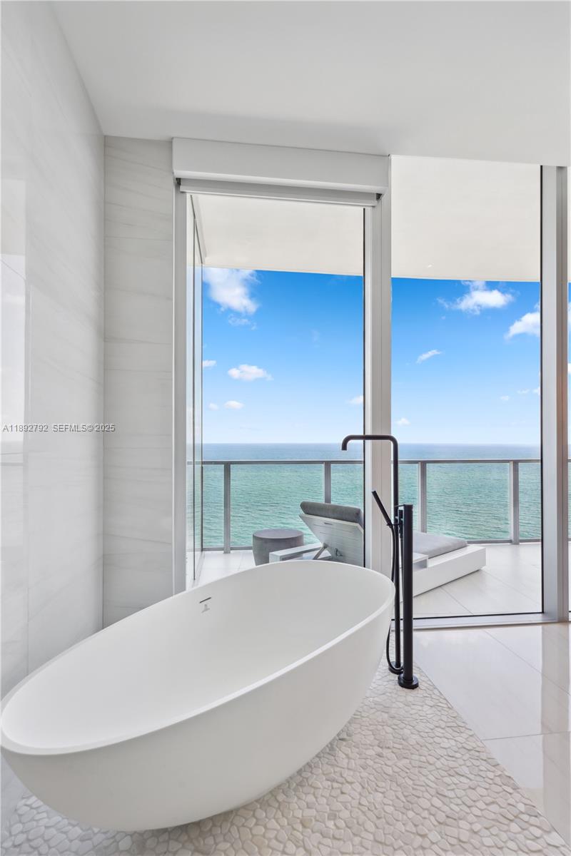 2200 N Ocean Boulevard S2301 Property Photo 20