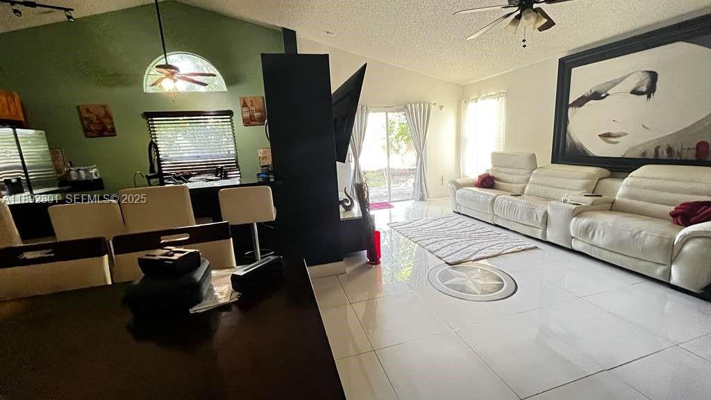 A11892801 Property Photo 5