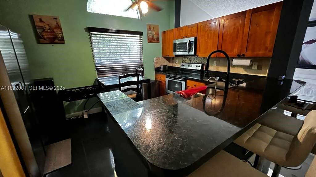 A11892801 Property Photo 7