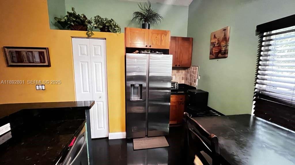 A11892801 Property Photo 9