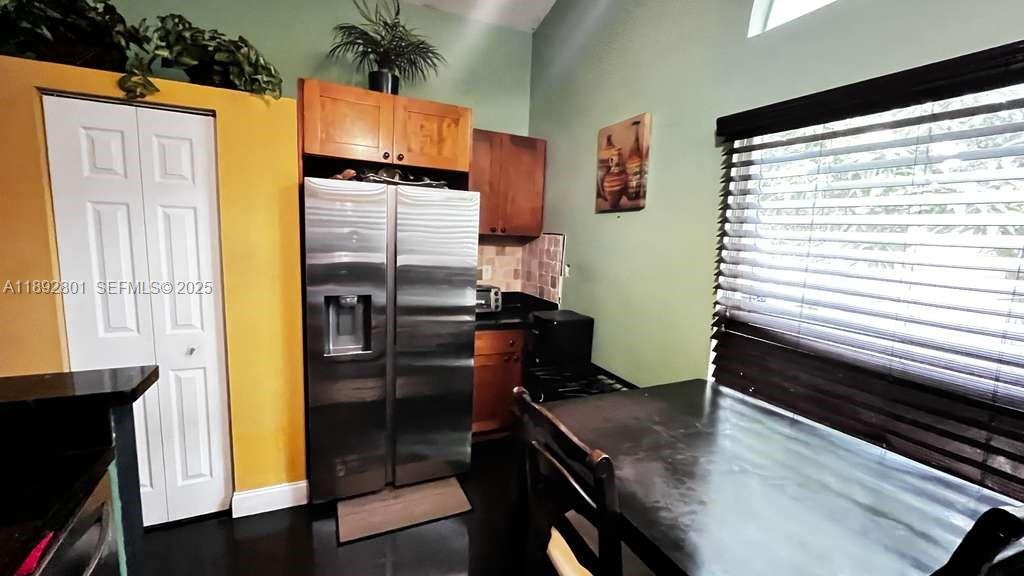 A11892801 Property Photo 12