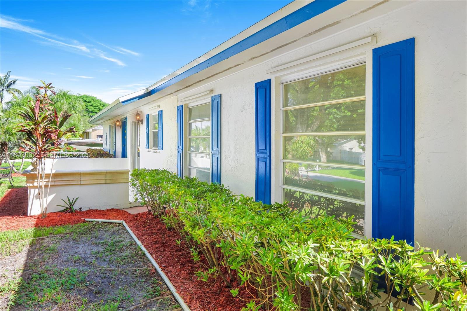 18045 Sw 87th Court Property Photo 3