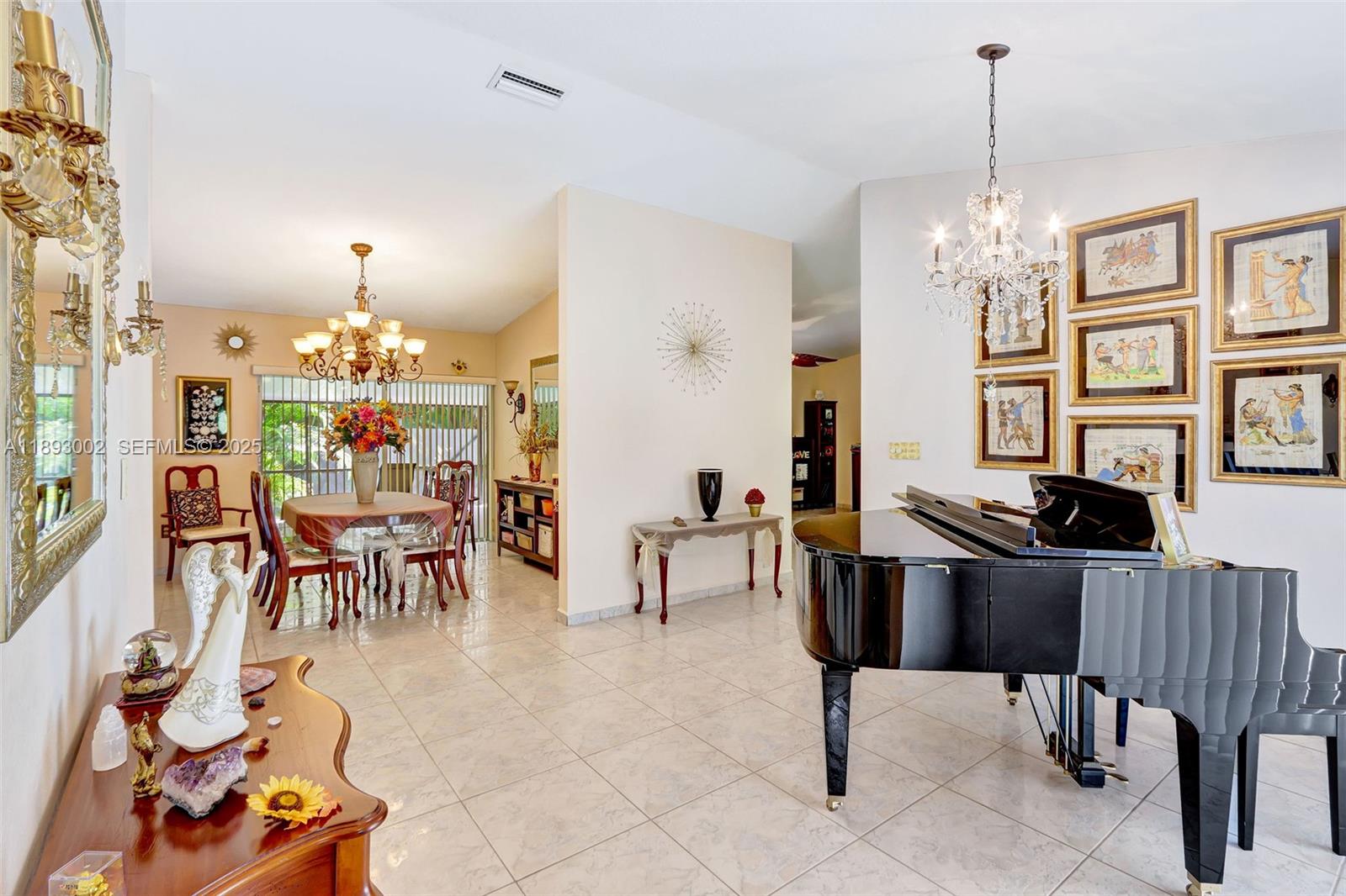 18045 Sw 87th Court Property Photo 5