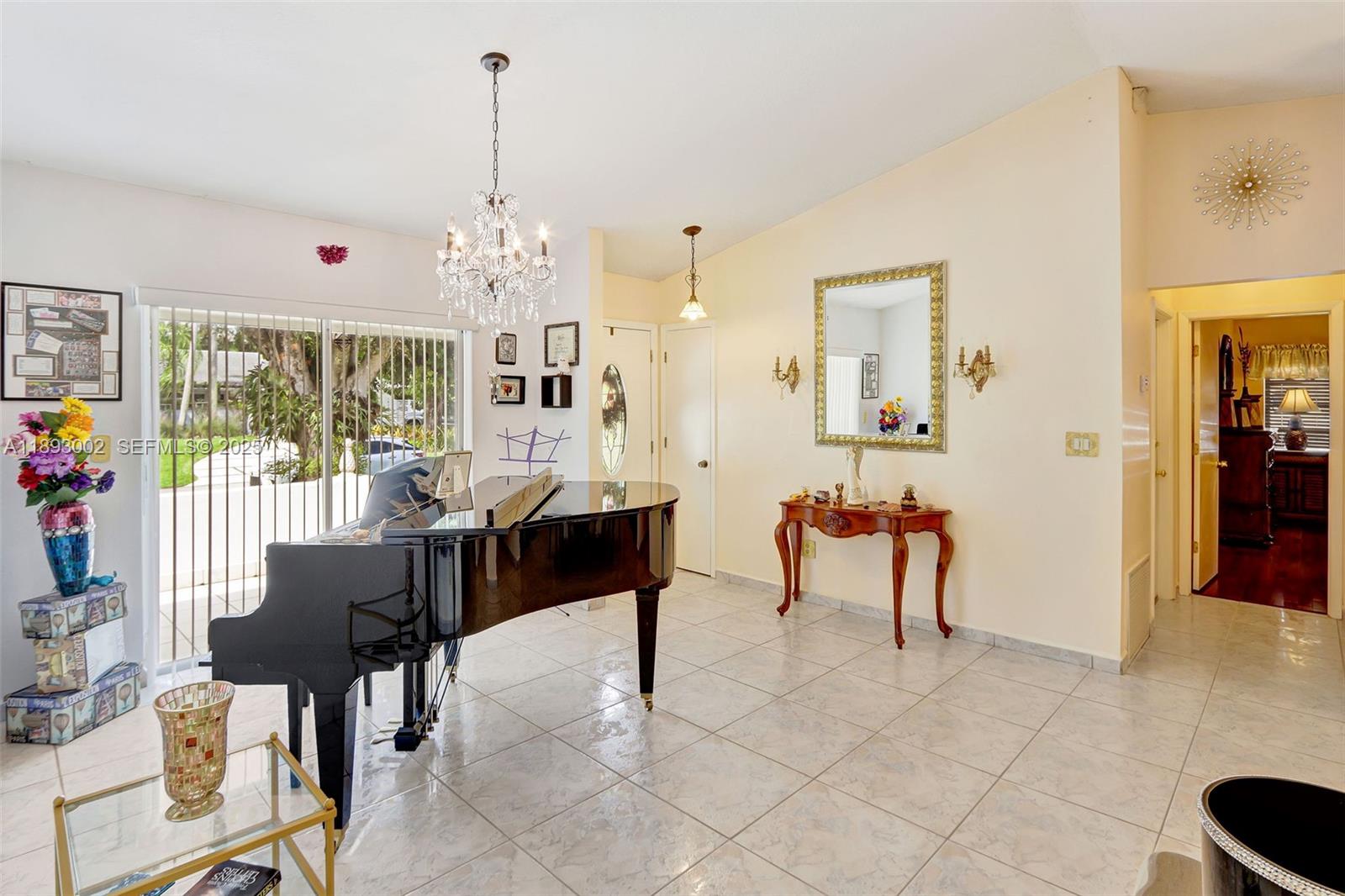 18045 Sw 87th Court Property Photo 6