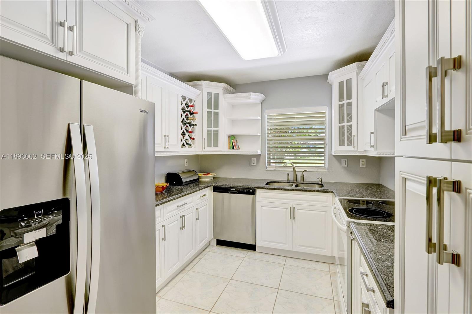18045 Sw 87th Court Property Photo 9