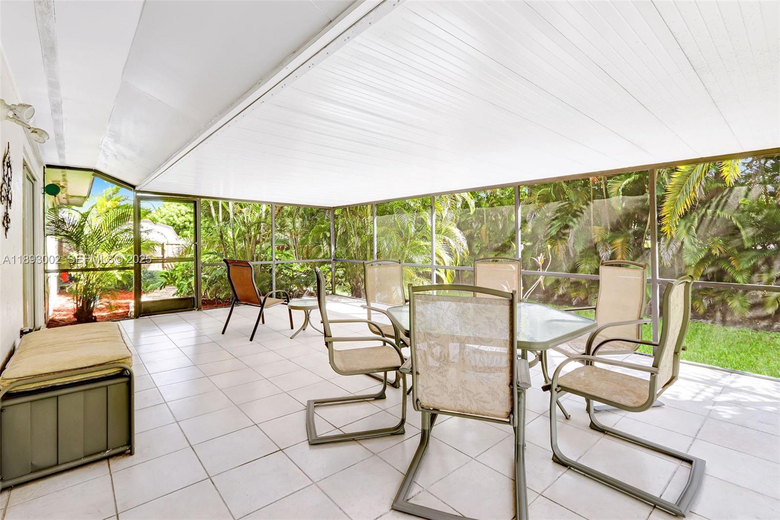 18045 Sw 87th Court Property Photo 25