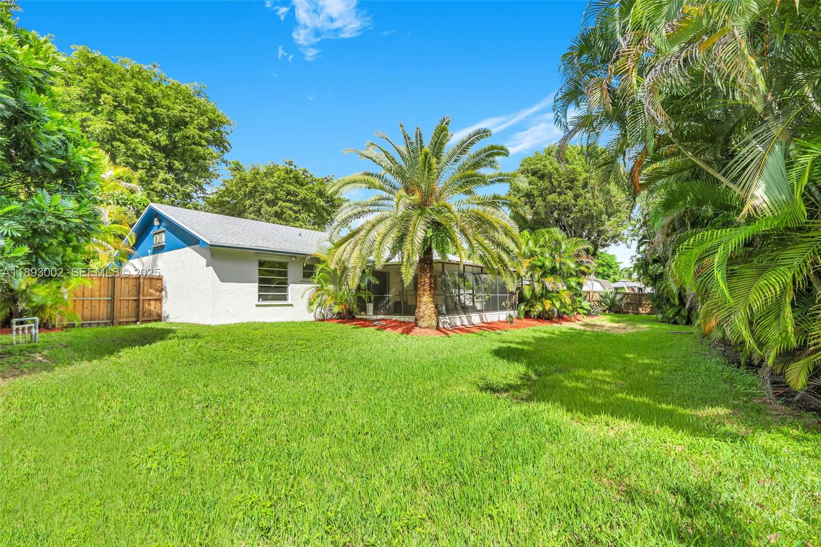 18045 Sw 87th Court Property Photo 28