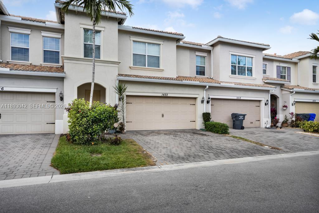 1422 Silk Oak Drive Property Photo 1