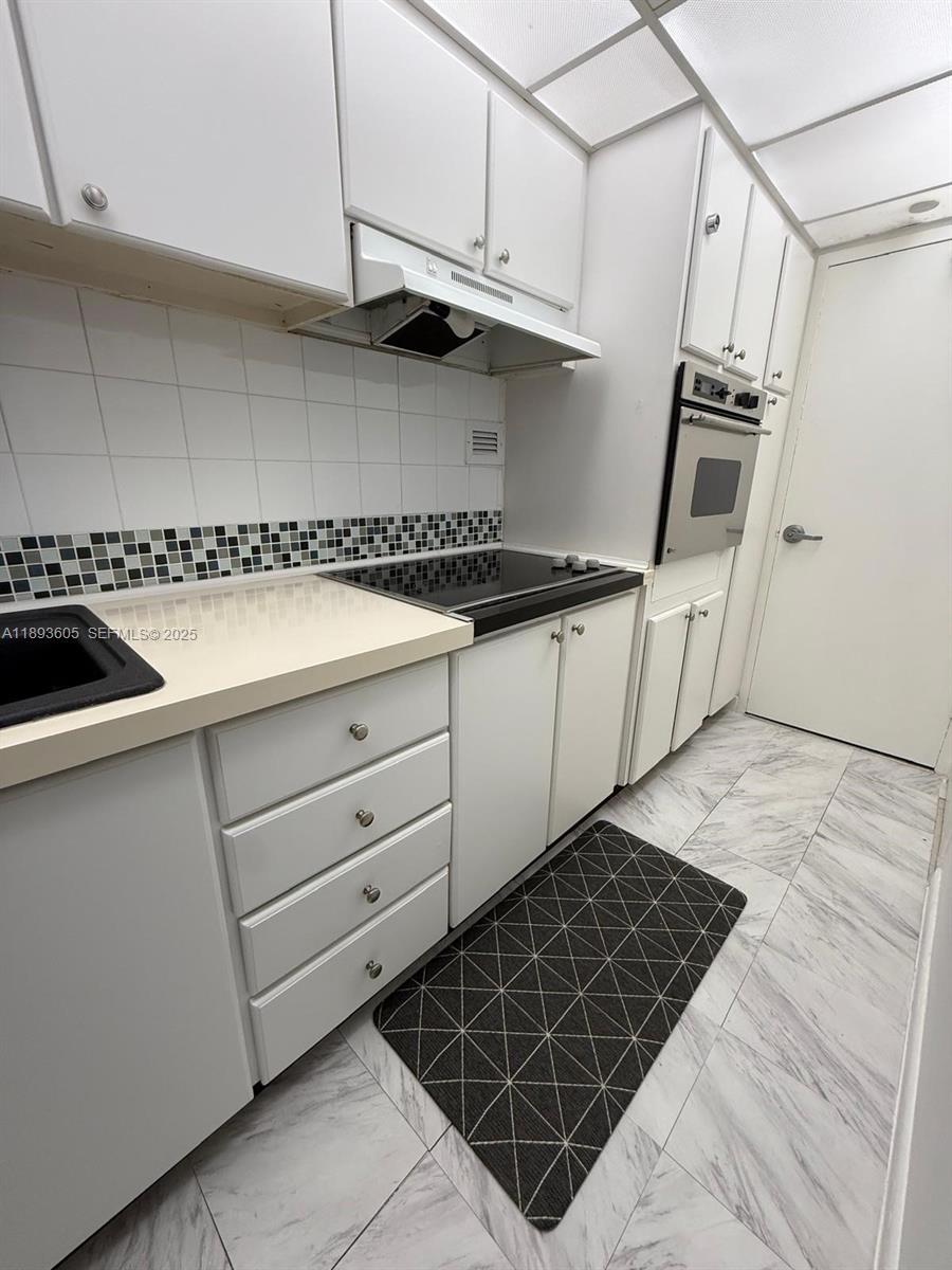 1000 West Avenue 306 Property Photo 2