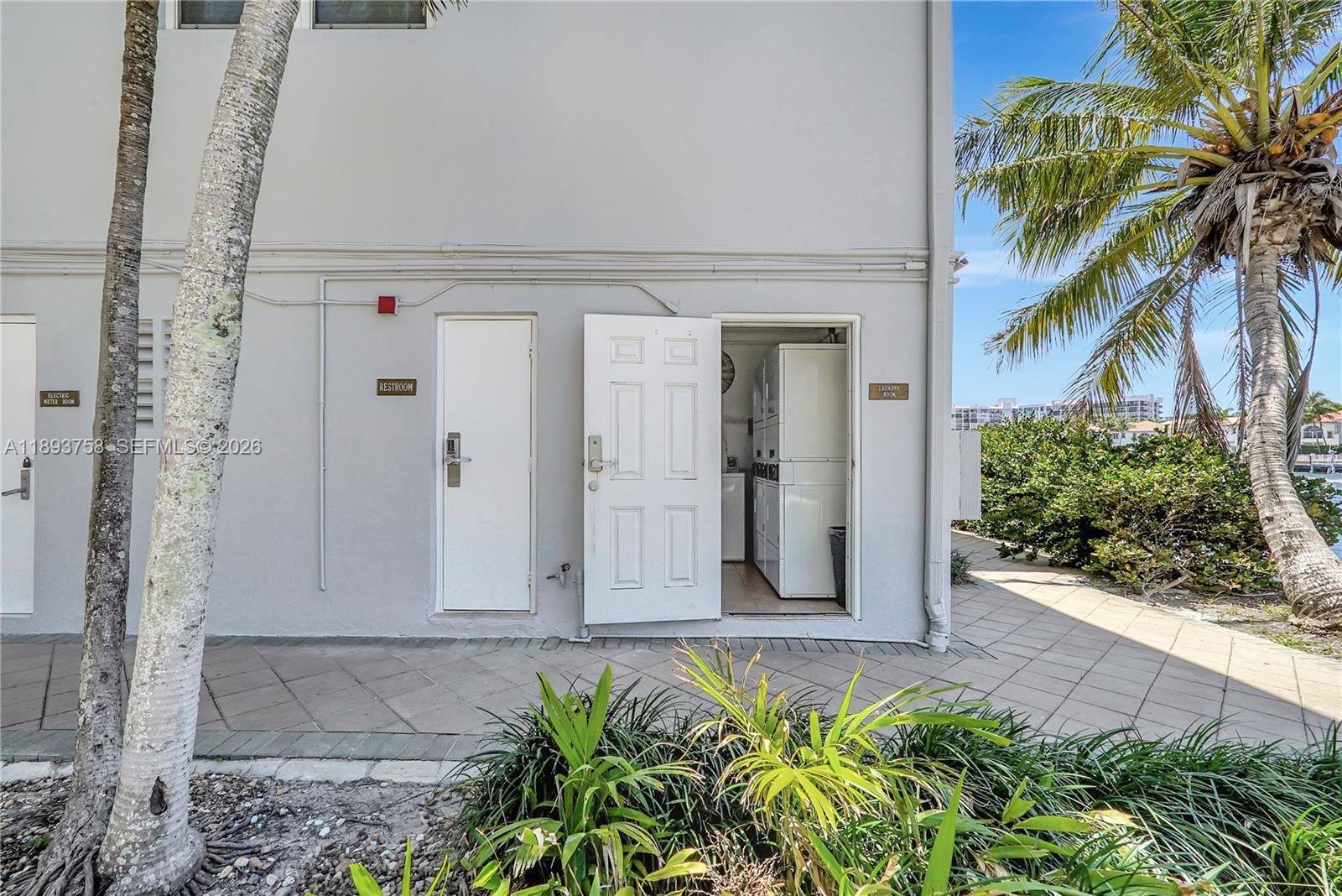 2200 S Ocean Drive N116 Property Photo 60