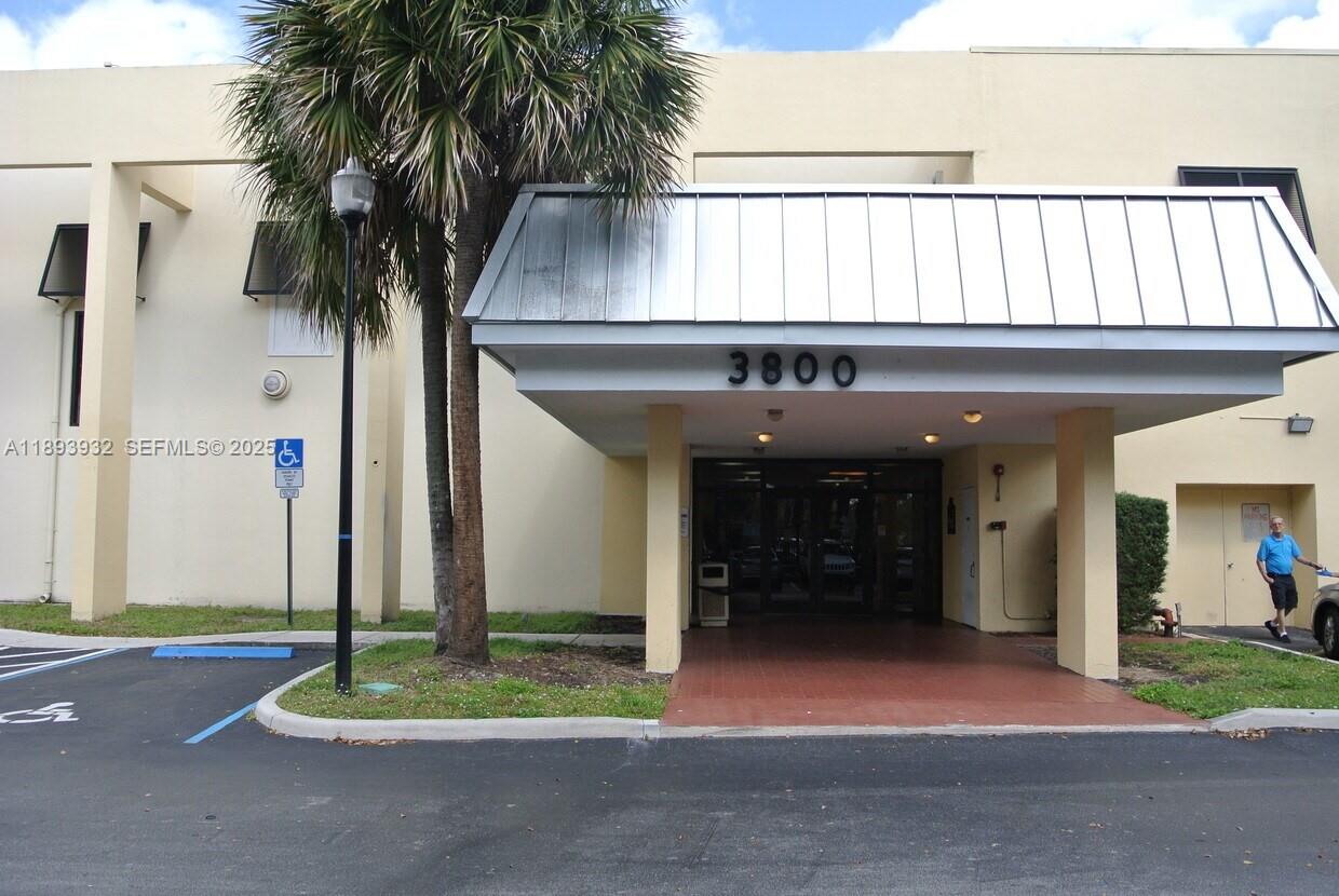3800 W Broward Boulevard Property Photo 4