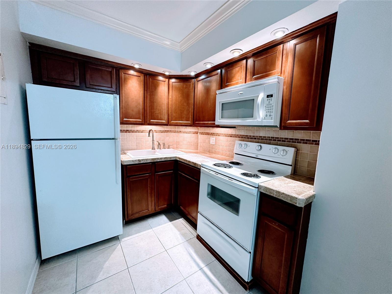 2424 Se 17th Street B307 Property Photo 5