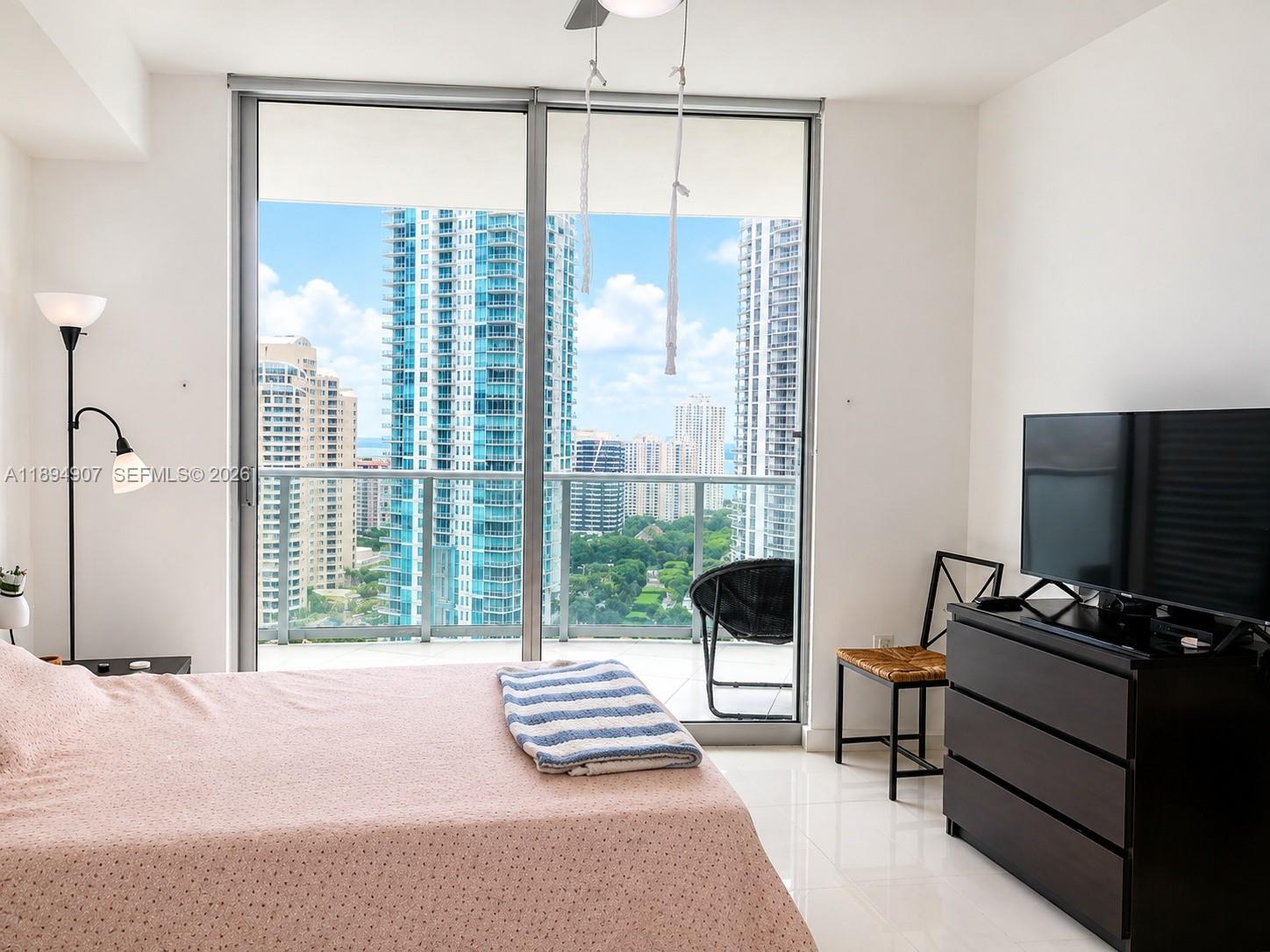 300 S Biscayne Boulevard T-1908 Property Photo 6