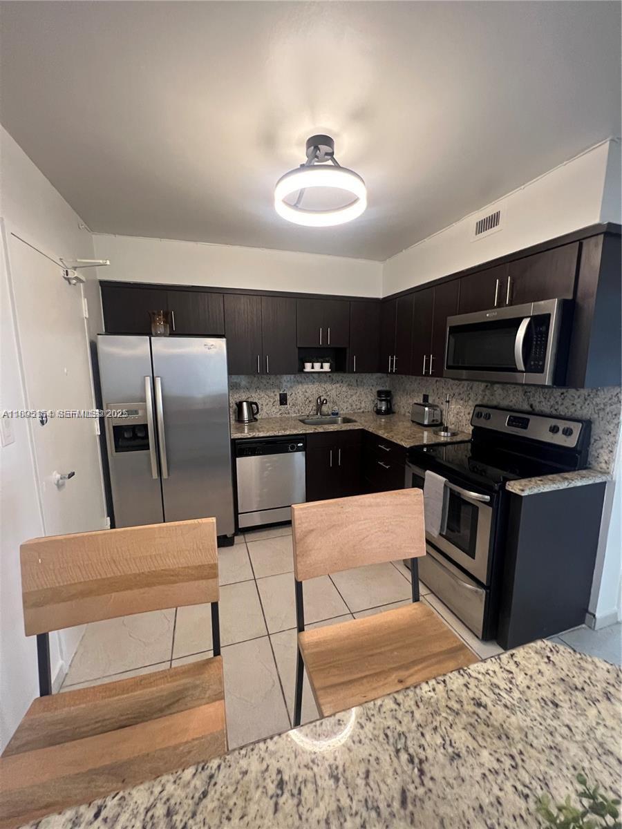 5161 Collins Avenue 1211 Property Photo 8