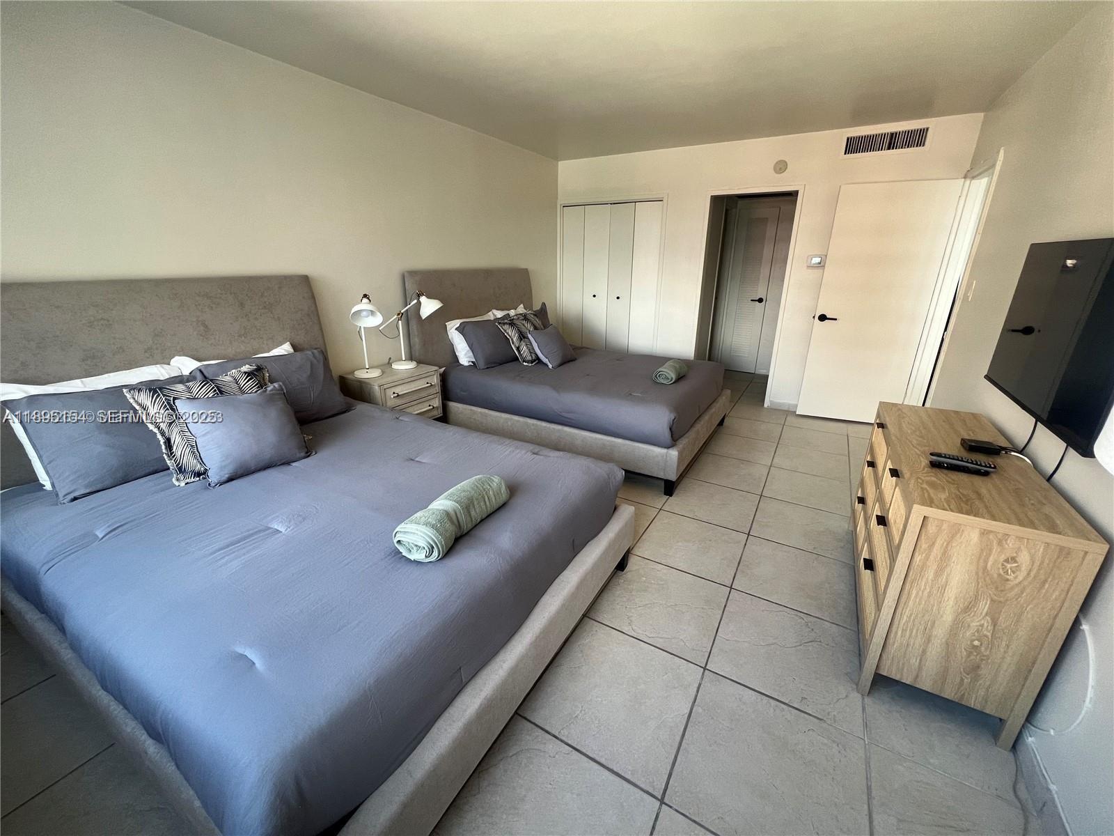 5161 Collins Avenue 1211 Property Photo 16