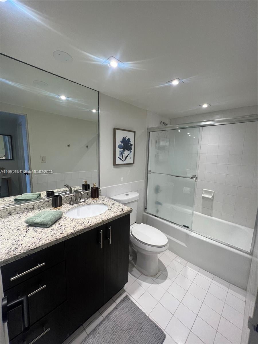 5161 Collins Avenue 1211 Property Photo 19