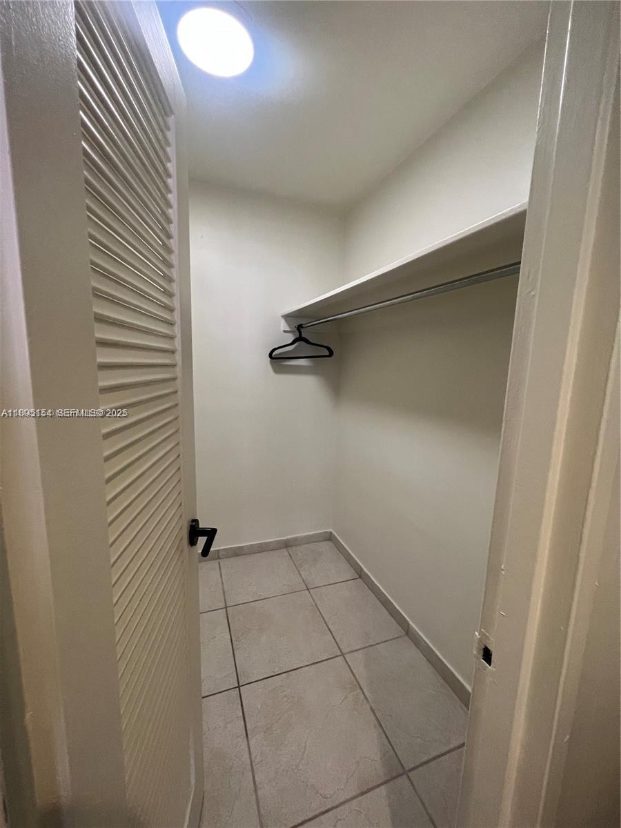 5161 Collins Avenue 1211 Property Photo 21