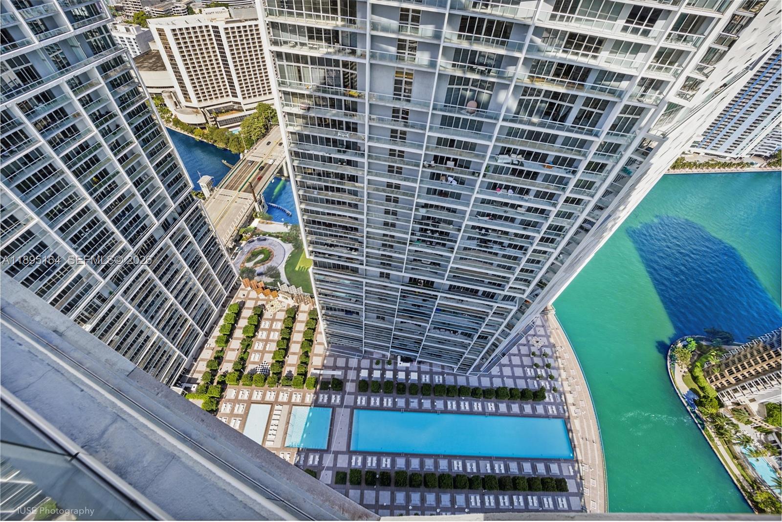 495 Brickell Avenue 4710 Property Photo 1