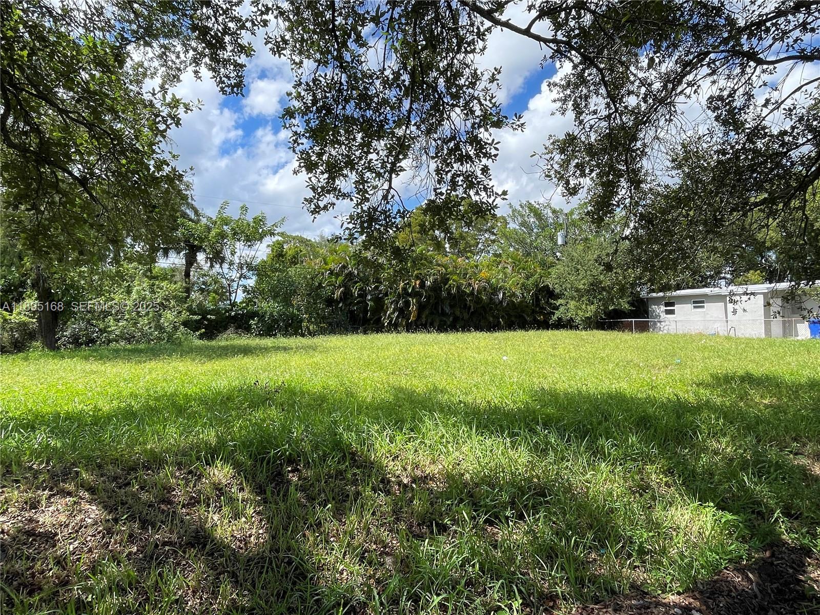 833 Nw 12th Avenue Property Photo 2